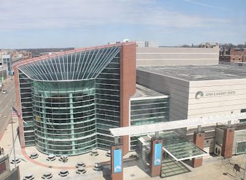 ohio/akron/landmark/akron-summit-convention-visitors-bureau