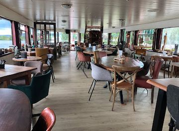 luxembourg/remich/landmark/la-peniche-vintage