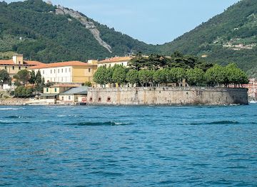 italy/lunigiana/landmark/forte-santa-maria