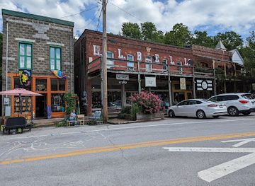 illinois/illinois-ozarks/landmark/makanda-boardwalk