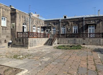 armenia/shirak/landmark/the-gallery-of-mariam-and-eranuhi-aslamazyan-sisters