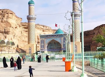 iraq/karbala/landmark/qatara-al-imam-ali-a