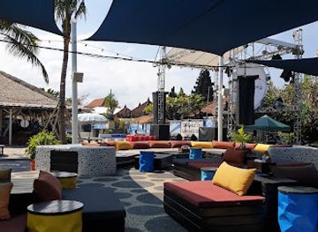 indonesia/bali/canggu/landmark/old-man-s