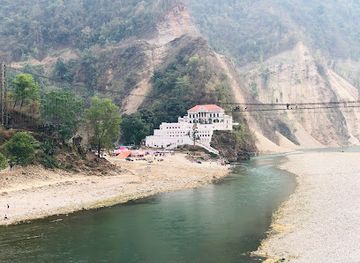 nepal/upper-mustang/landmark/rani-mahal
