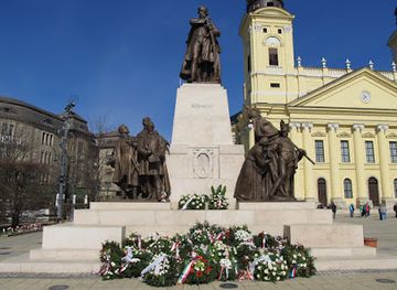 hungary/hajdusag/landmark/lajos-kossuth-monument