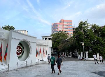 maldives/male/hulhule/landmark/victory-monument
