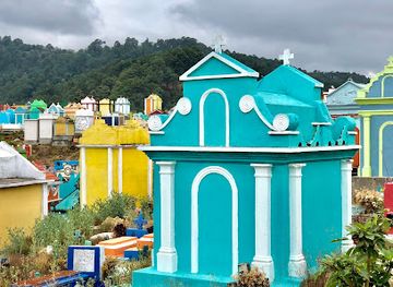 guatemala/chichicastenango/landmark/cementerio-de-chichicastenango