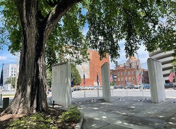 virginia/roanoke/downtown-roanoke/landmark/freedom-plaza