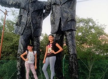 colombia/riohacha/landmark/monumento-a-los-embarradores