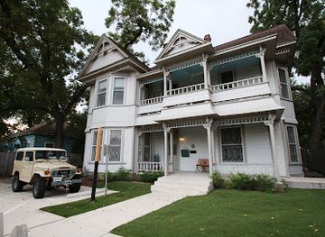 texas/austin/east-austin/landmark/moreland-house