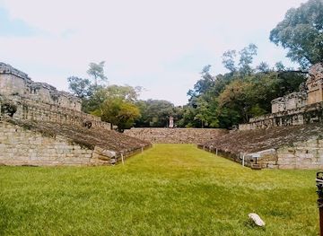 honduras/western-highlands/landmark/las-sepulturas