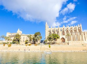 spain/balearic-islands/landmark/royal-palace-of-la-almudaina