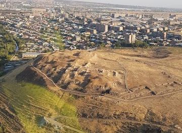 armenia/aparan/landmark/karmir-blur