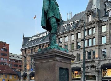 norway/viken/landmark/christian-iv-statue