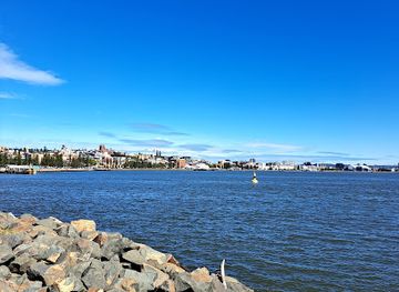 australia/sydney-basin/landmark/newcastle-harbour