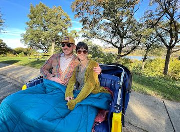 illinois/peoria/landmark/peoria-pedicab