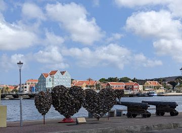 curacao/boka-tabla/landmark/punda-love-heart