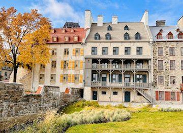canada/quebec-city/landmark/place-de-paris