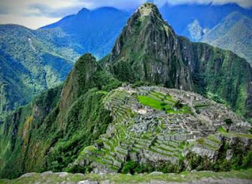 peru/inca-trail/landmark/temple-of-the-three-windows