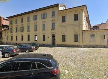 italy/milan/landmark/piazza-s-pietro-in-ciel-d-oro-2