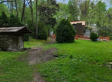 tennessee/pigeon-forge/landmark/walker-sisters-place