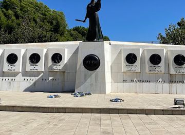 cyprus/larnaca/landmark/lysi-eoka-heroes-monument