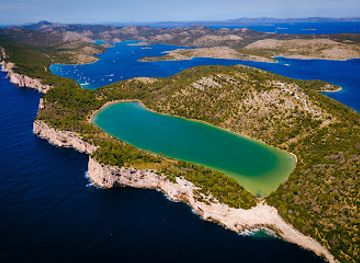 croatia/kornati-islands-national-park/landmark/lago-mir