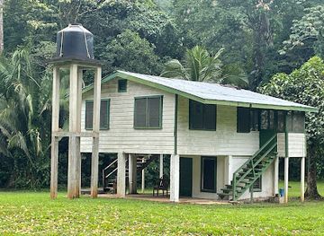 belize/cockscomb-basin-wildlife-sanctuary/landmark/white-house-cabin-cockscomb-basin-wildlife-sanctuary