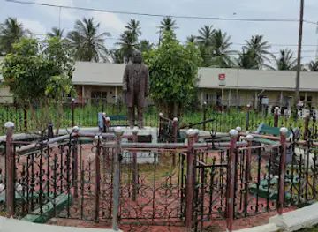 Sir James Douglas Monument