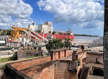 dominican-republic/santo-domingo/malecon/landmark/alcazar-de-colon