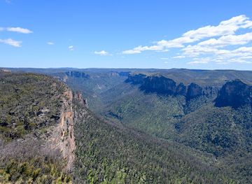 australia/blue-mountains-national-park/landmark/anvil-rock-lookout