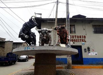 peru/pasco/landmark/monumento-de-los-tres-toros