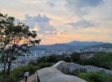 south-korea/seoul/landmark/naksan-park