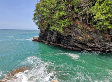 trinidad-and-tobago/pigeon-point/landmark/fort-abercromby