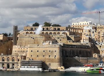 malta/valletta/landmark/saluting-battery