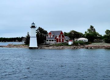new-york/thousand-islands/landmark/rock-island-lighthouse-state-park