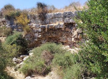israel/northern-district/landmark/khirbet-manot
