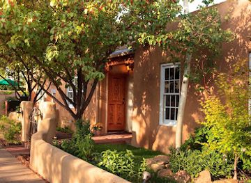 new-mexico/sante-fe/landmark/el-farolito-bed-breakfast-inn
