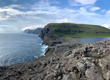faroe-islands/sandavagur/landmark/bosdalafossur-waterfall
