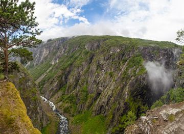 norway/ostlandet/landmark/voringfossen