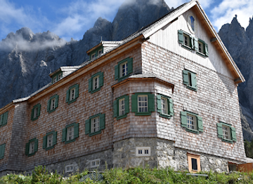austria/karwendel-mountains/landmark/falkenhutte