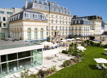 jersey/saint-saviour/landmark/hotel-de-france