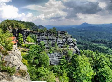 czechia/east-bohemia/landmark/pravcicka-archway