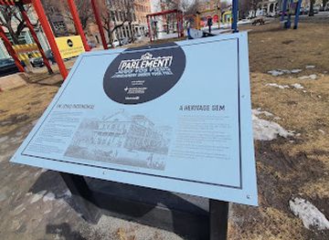 canada/montreal/landmark/site-archeologique-du-parlement-du-canada-uni-marche-sainte-anne