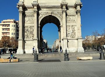 france/marseille-calanques/landmark/porte-d-aix