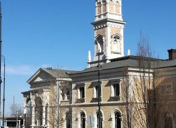 hungary/vac/landmark/varkert-kioszk