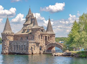 Boldt Castle & Boldt Yacht House