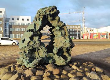 iceland/reykjavik/hlioar/landmark/islandsvaroan
