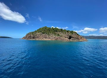 australia/whitsunday-islands/landmark/langford-island
