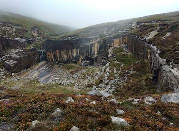 ireland/mourne-mountains/landmark/chimney-rock-mountain
